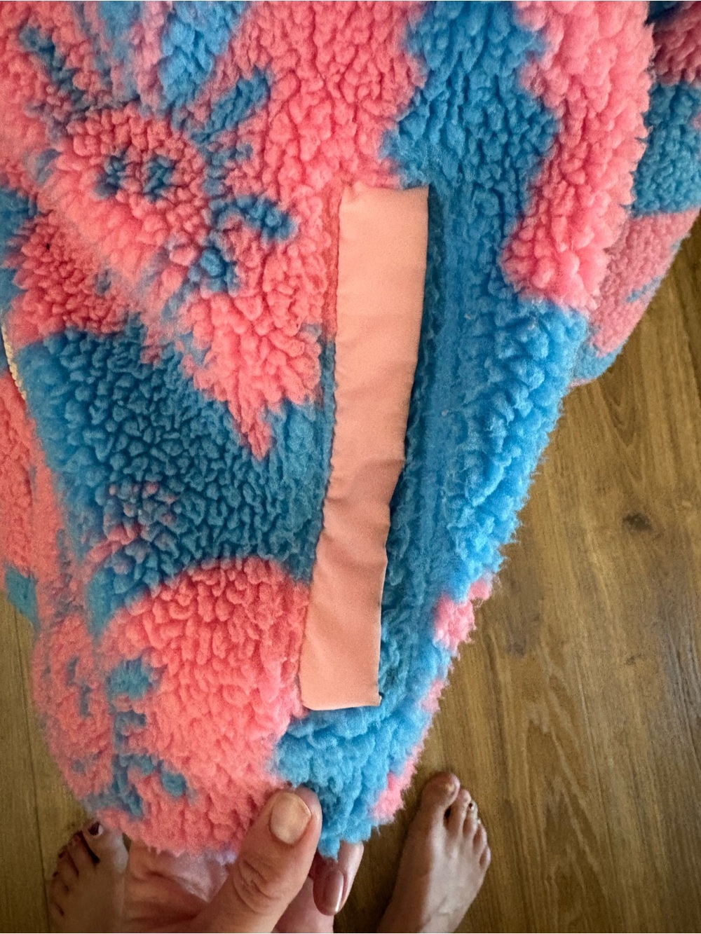 Emma Mulholland on Holiday Pastel Pink & Blue Teddy Sherpa Zip Jacket - Picture 4 of 7